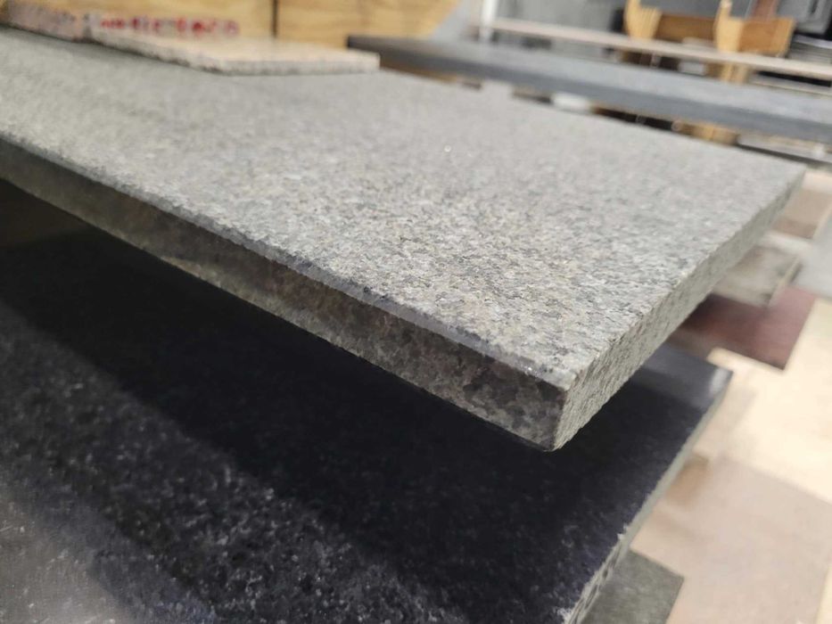 Płytki, Parapety i Stopnie Granit G654 Mekong Dark Płomieniowany