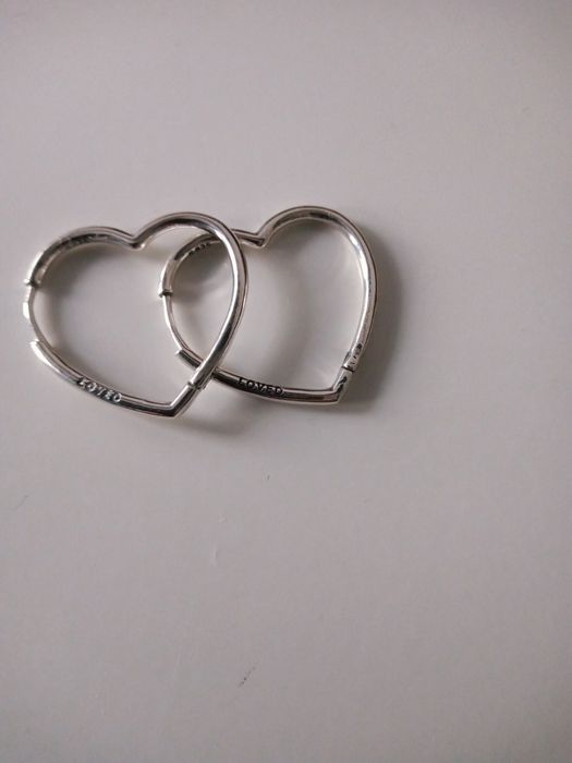 Kolczyki w kształcie asymetrycznych serc,dwie pary