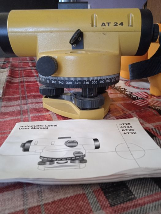 Niwelator optyczny Topcon AT B4A