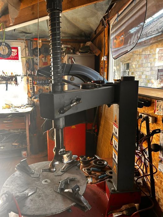 Шиномонтажний стенд LC810 220V BRIGHT