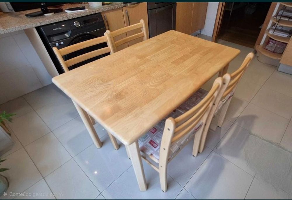 Mesa de cozinha + 4 cadeiras
