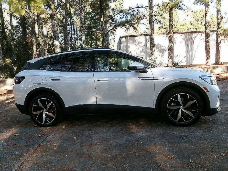 Volkswagen ID.4      2023