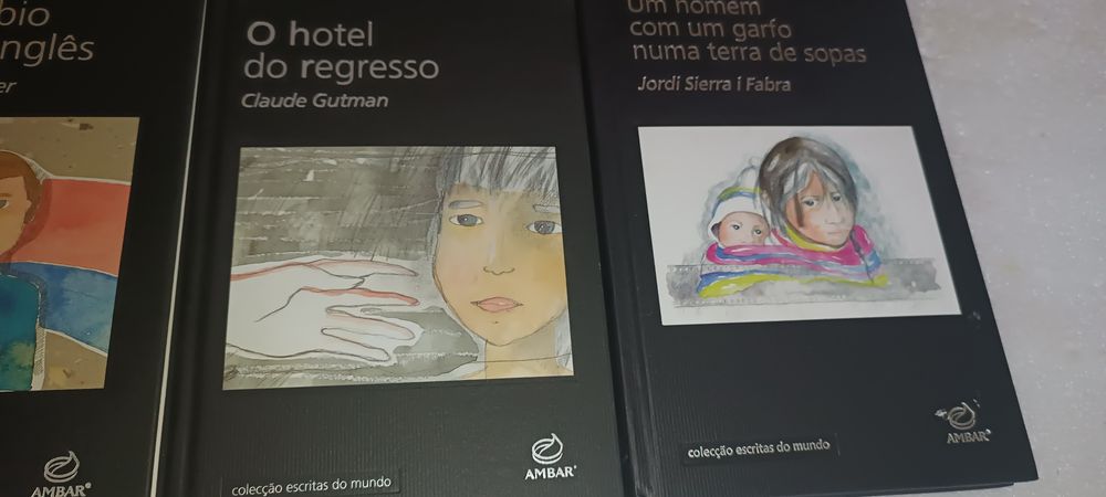 8 livros Colecção Escritas do Mundo ambar