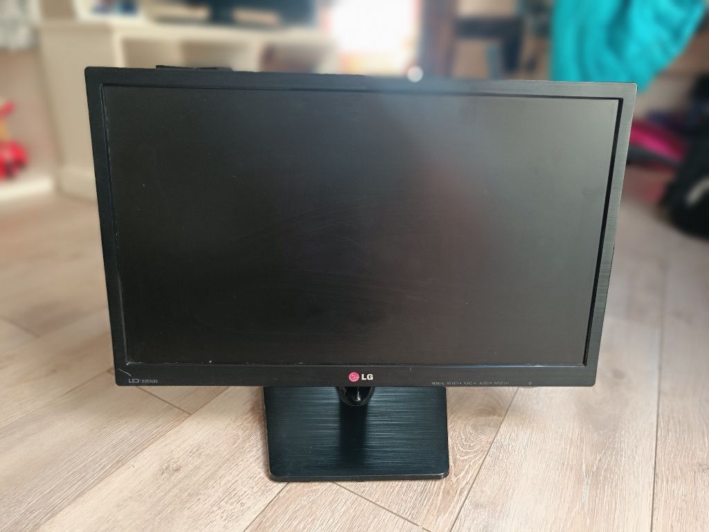 Monitor LED LG wielkość 21,5