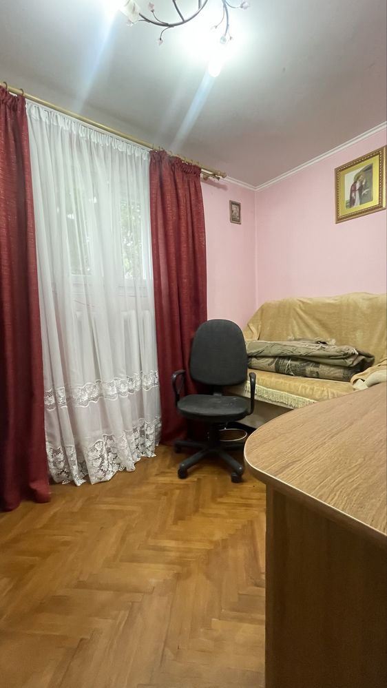 Продається будинок з літньою кухнею та великою ділянкою
