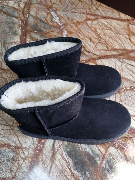 Уггі жіночі короткі