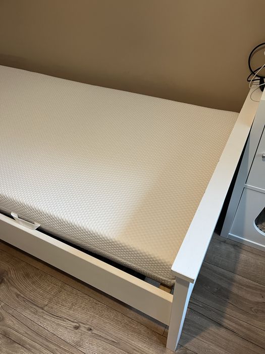 Łożko HEMNES Ikea 90/200 stan bardzo dobry!