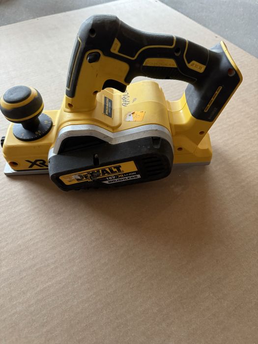 Strug Dewalt dcp58c