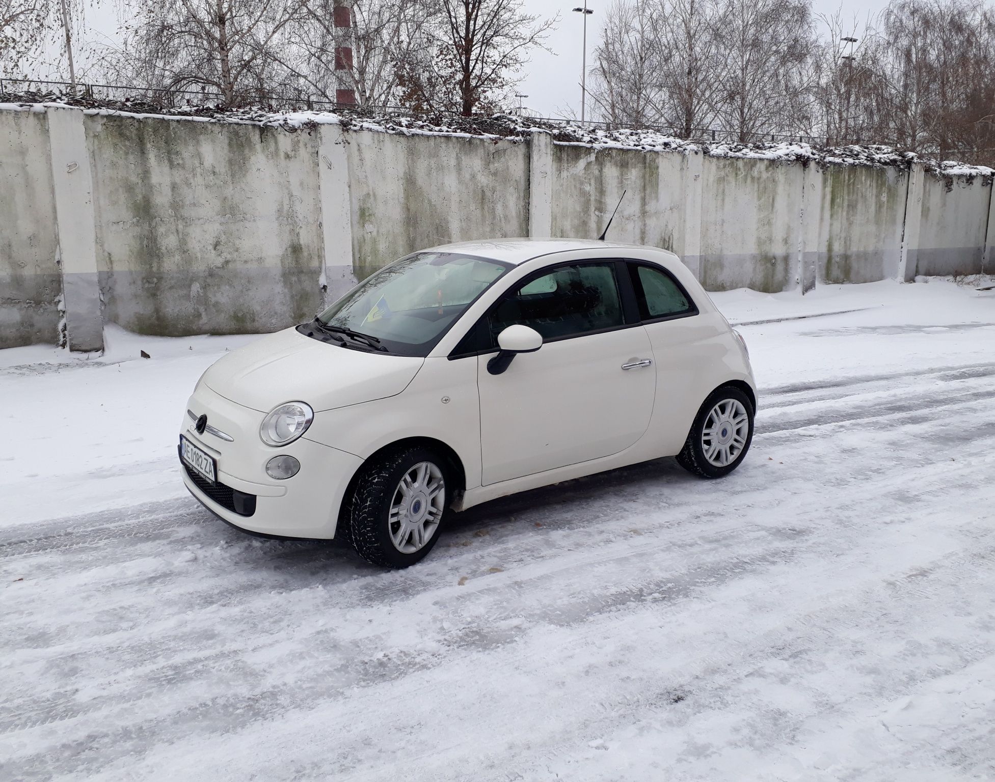 Електромобіль Fiat 500E запас хода 150км