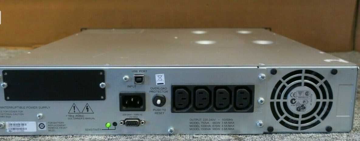 Безперебійник APC Smart-UPS 1500VA