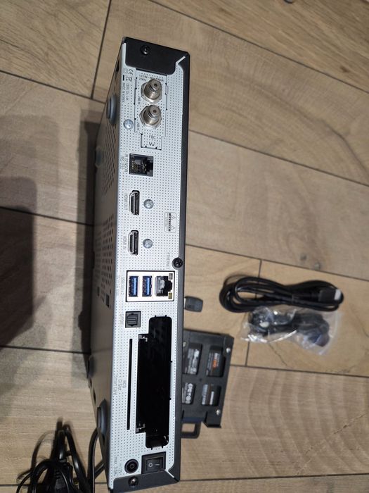 Dekoder VU+ UNO 4K SE FBC DVB-S2X  Enigma2  Dysk Samsung 500gb WiFi