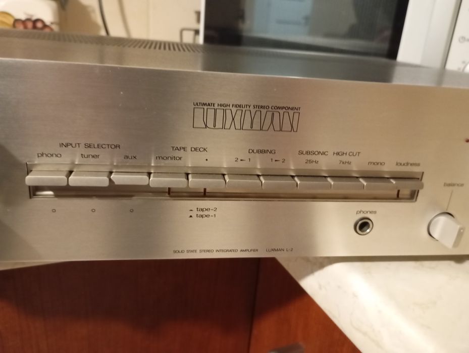 Sprzedam wzmacniacz Luxman w ładnym stanie.