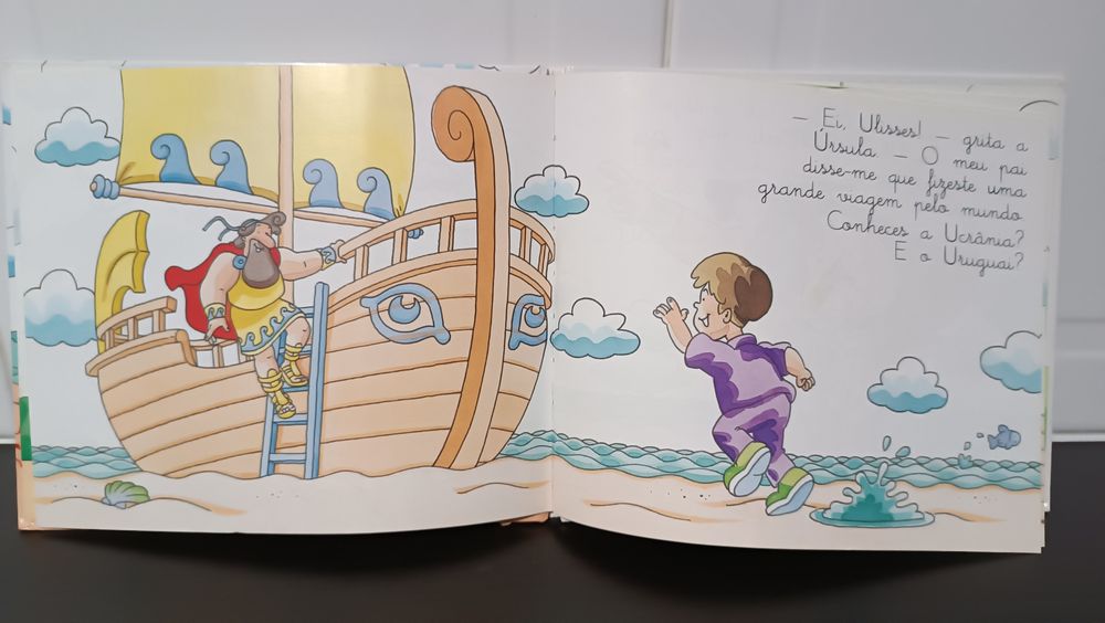 U de Úrsula. Livro Alfabeto da Salvat