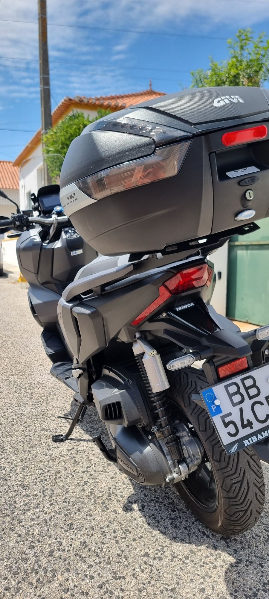 Honda ADV 350 com garantia de fábrica