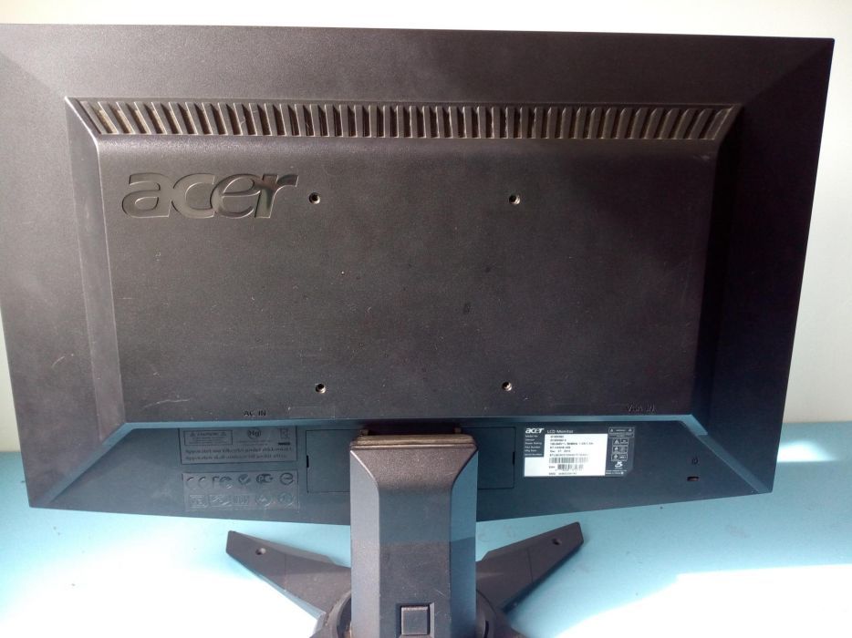 Monitor LCD pc acer 40x23 cm