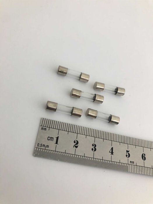 Conjunto 10 Fusíveis 1A 2A 20mm Liga de Zinco e Vidro NOVOS