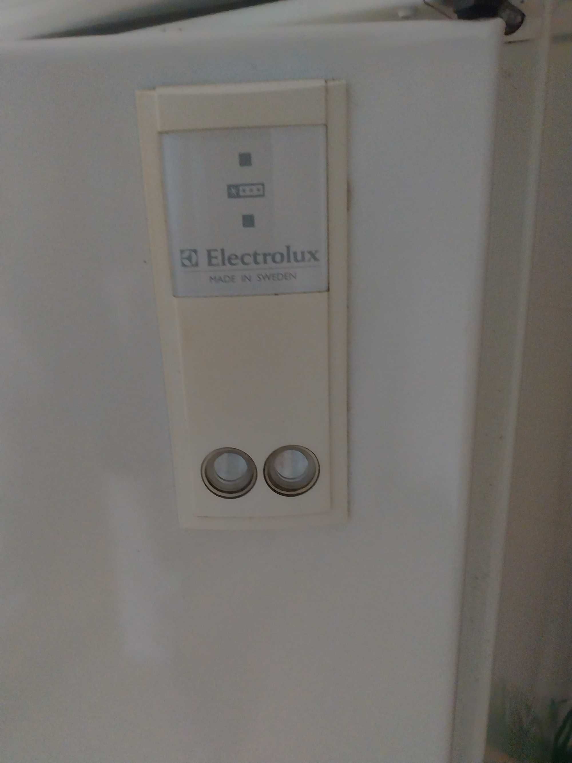 Frigorífico Electrolux combinado, congelador com 4 gavetas !