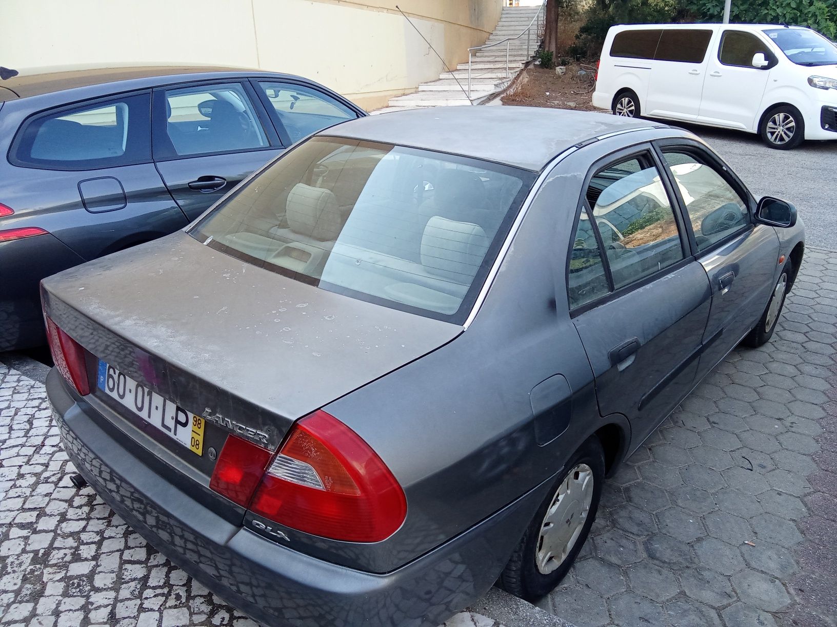 Mitsubishi lancer 1.3  em muito bom estado