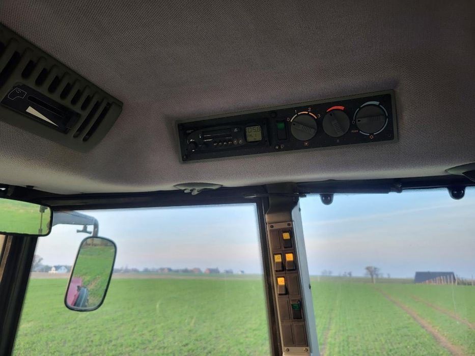 Valtra T130 ciągnik rolniczy