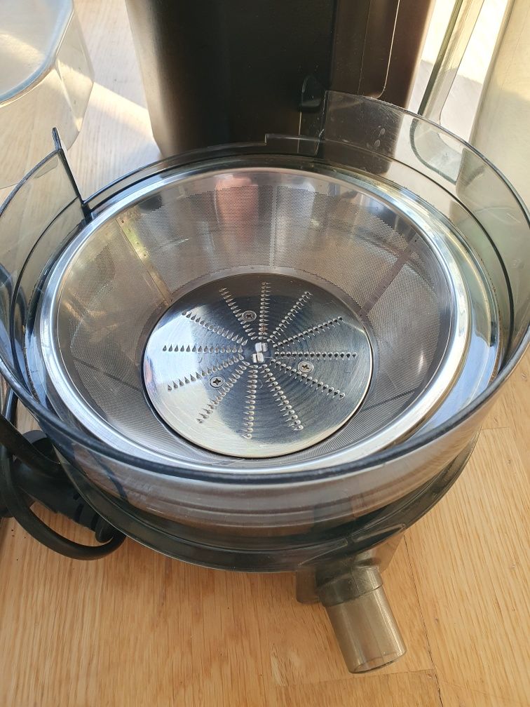 Máquina de fazer sumos Qilive