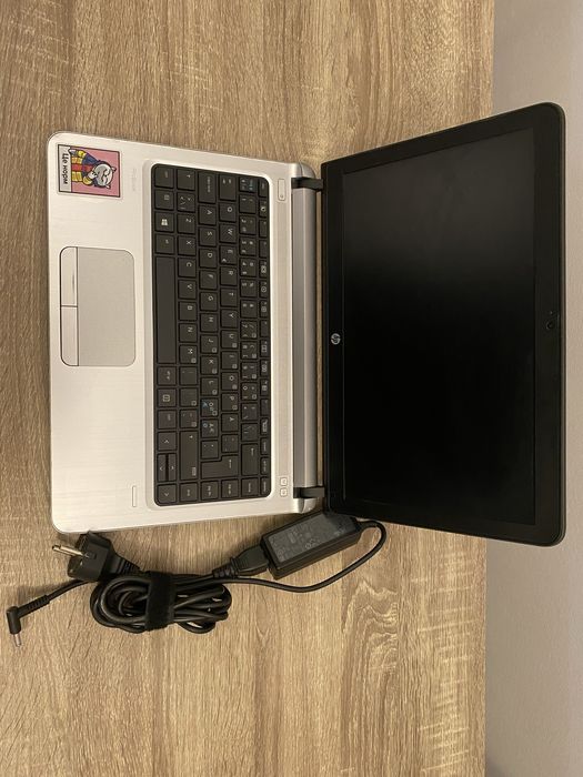 HP 430 G3 i3-6100/4gb/1gb video/128SSD + зарядка