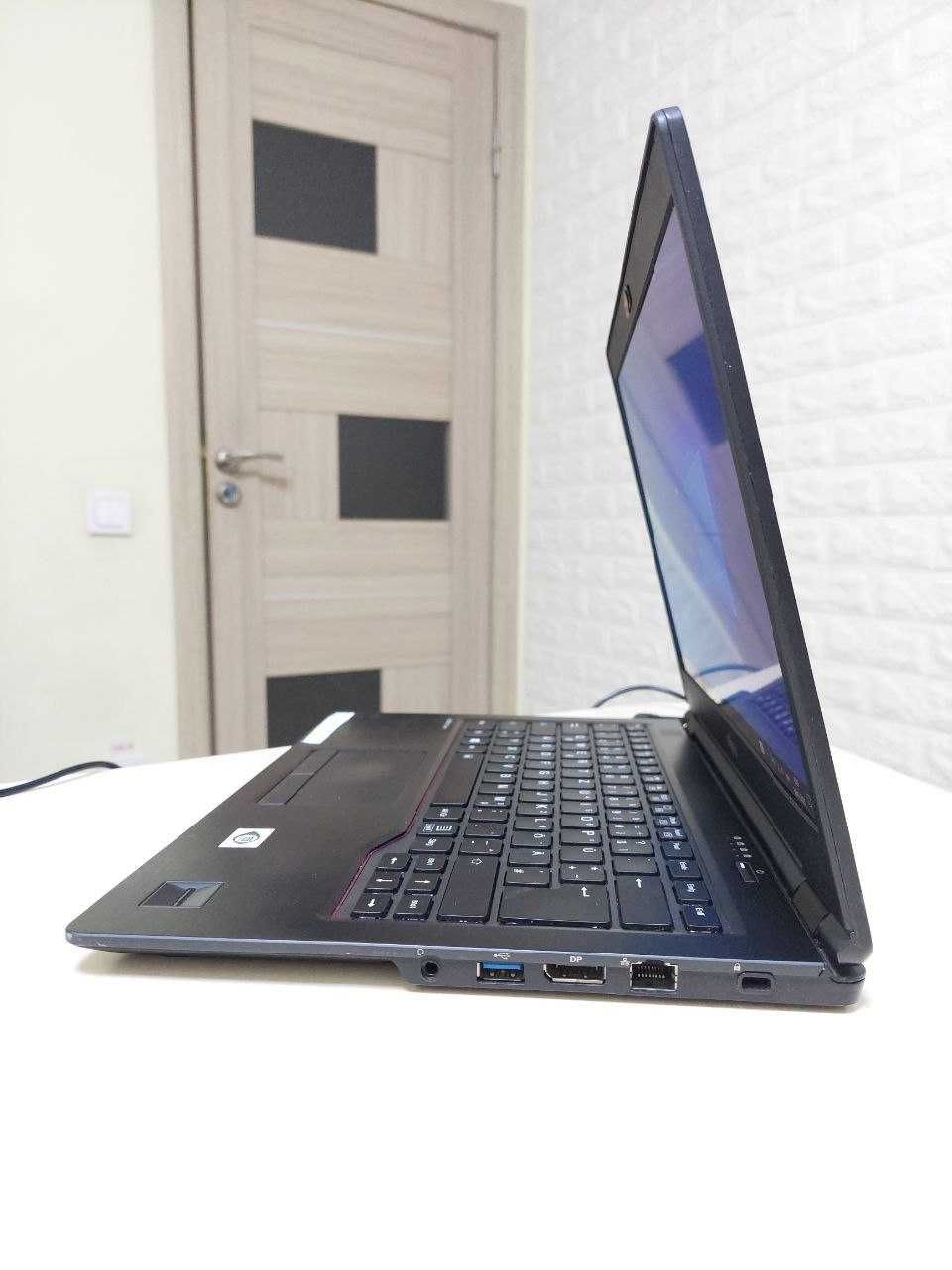 Ноутбук FUJITSU  U748 14" IntelCore I5-8gen/DDR4 8Gb/SSD M.2 256Gb+GSM