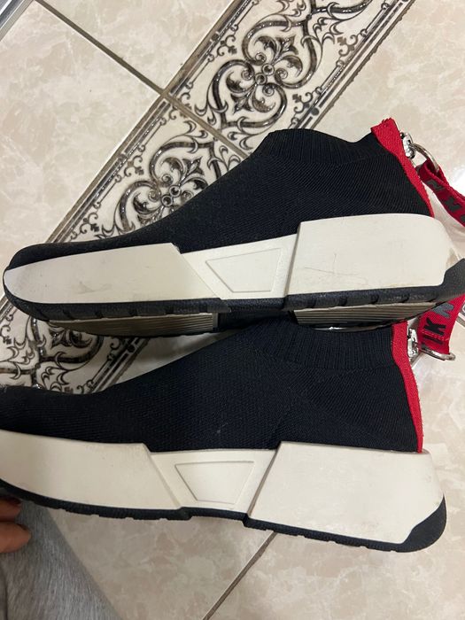 Кросівки DKNY майже нові