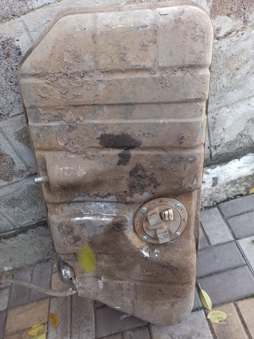 Продам бензобак на ваз 2109