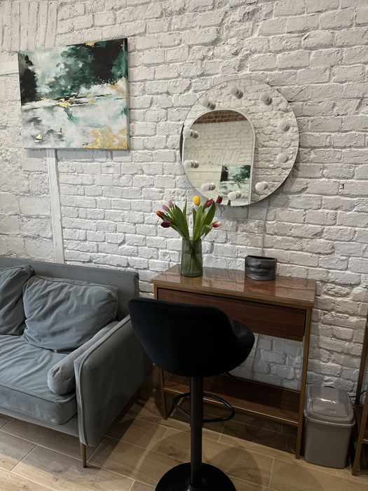 Оренда (комунальні включено) робоче місце для бровиста візажиста