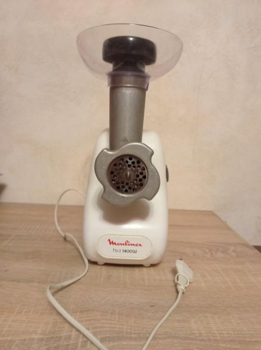 Мʼясорубка Moulinex hv2