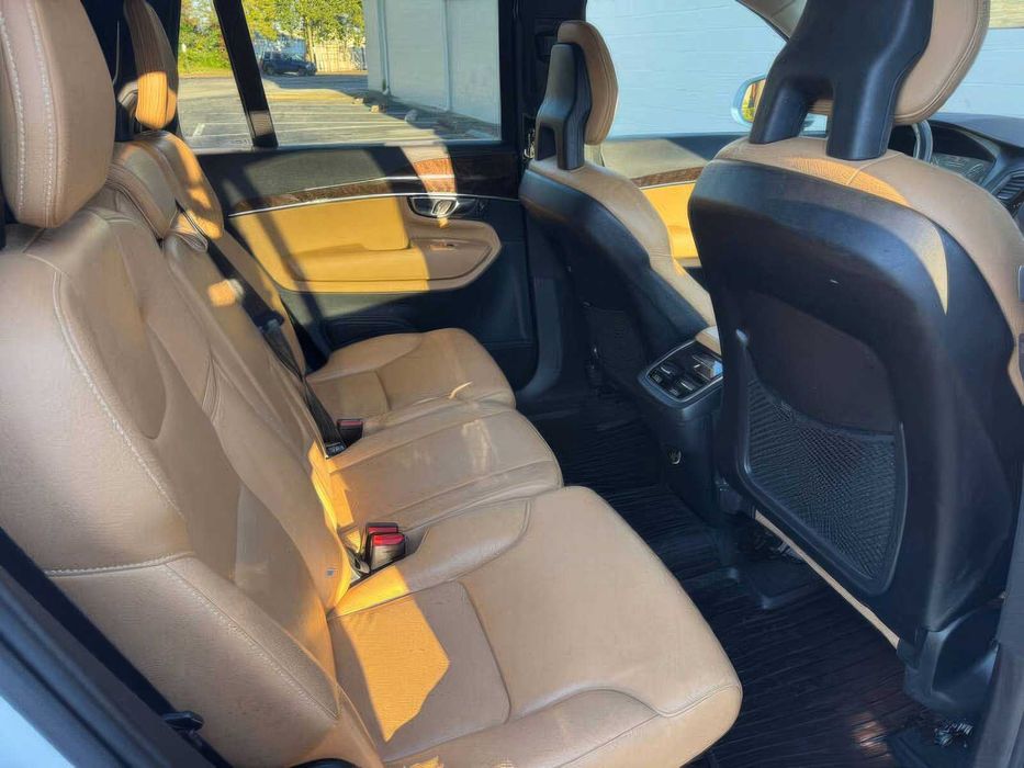 Volvo XC90      2016