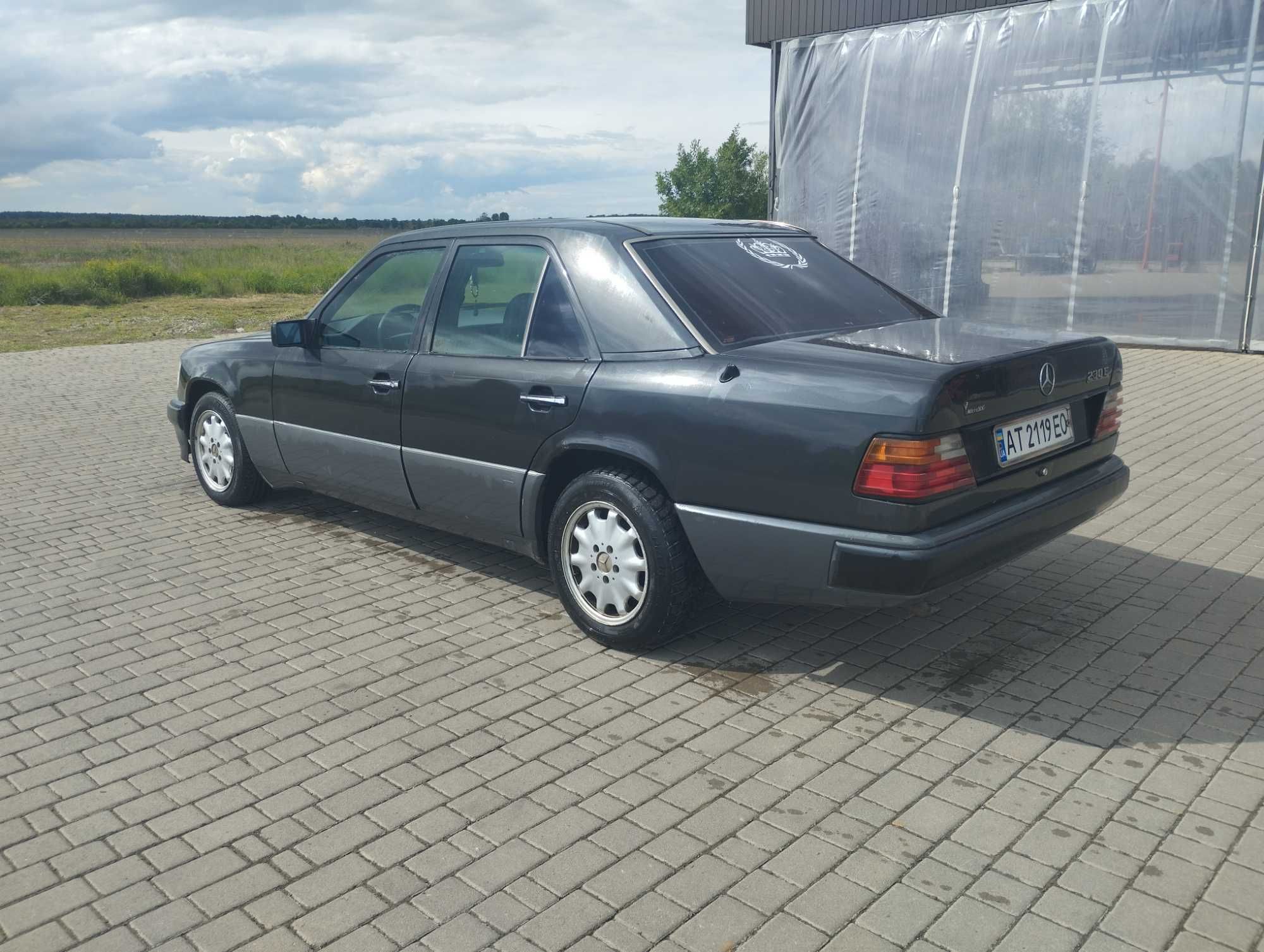 Мерседес w 124 E230