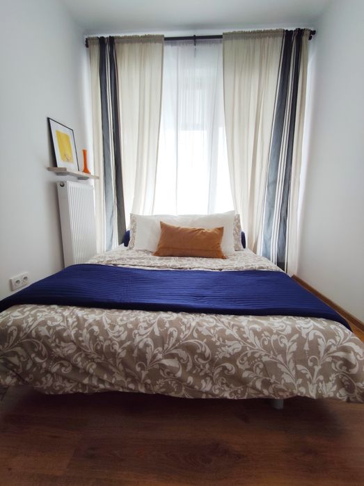 IKEA pościel beż 200x200 cm, zasłony 2 pary, granat narzuta i poduszki