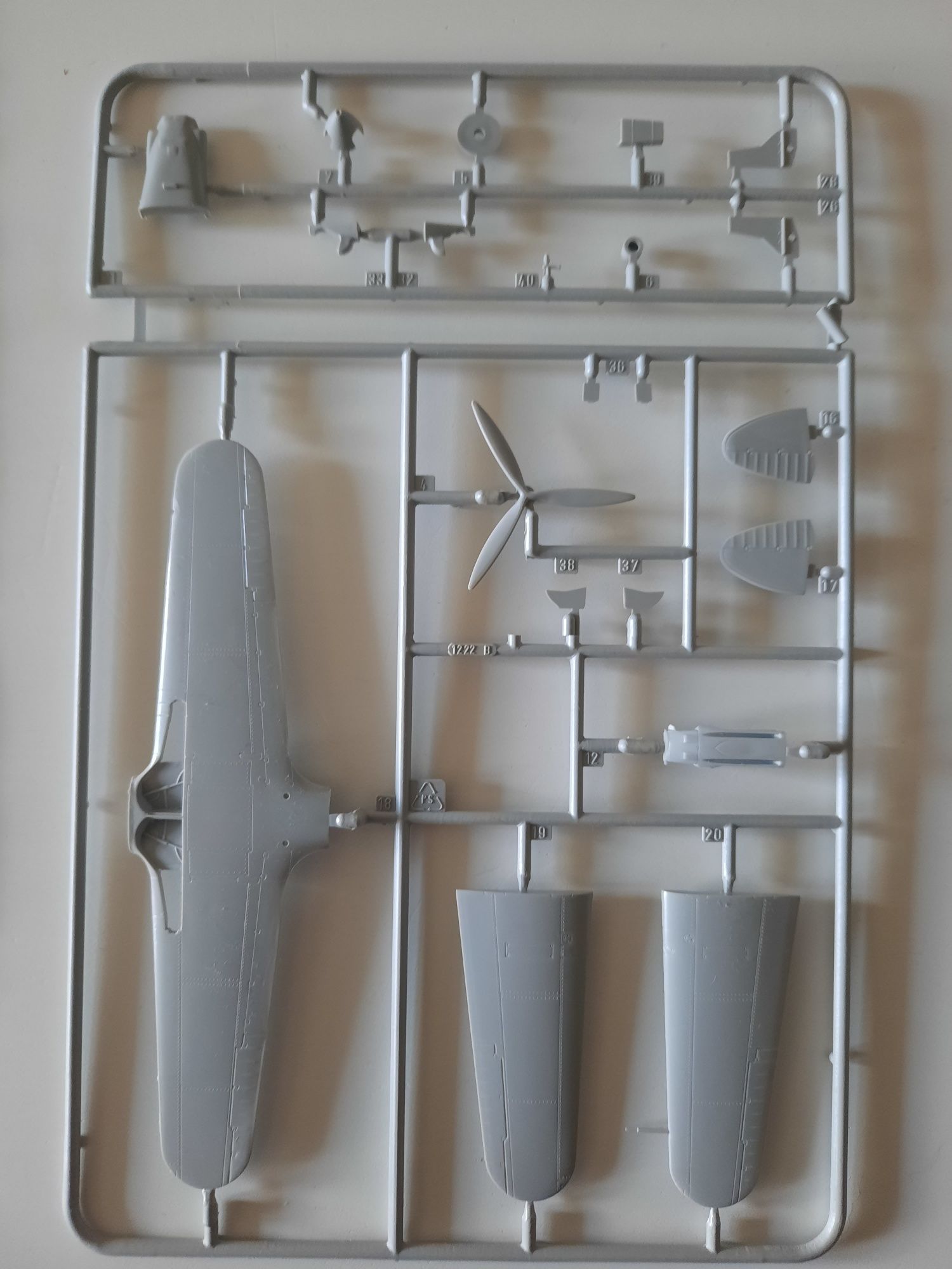 Model do sklejania Macchi MC202 Folgore, 1/72 Italeri 1222 i akcesoria