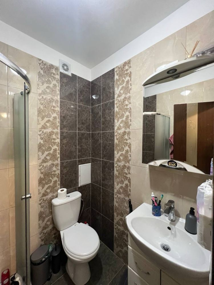 Продам 1к квартиру в центрі з ремонтом вул Сахарова 27б.Новобудова