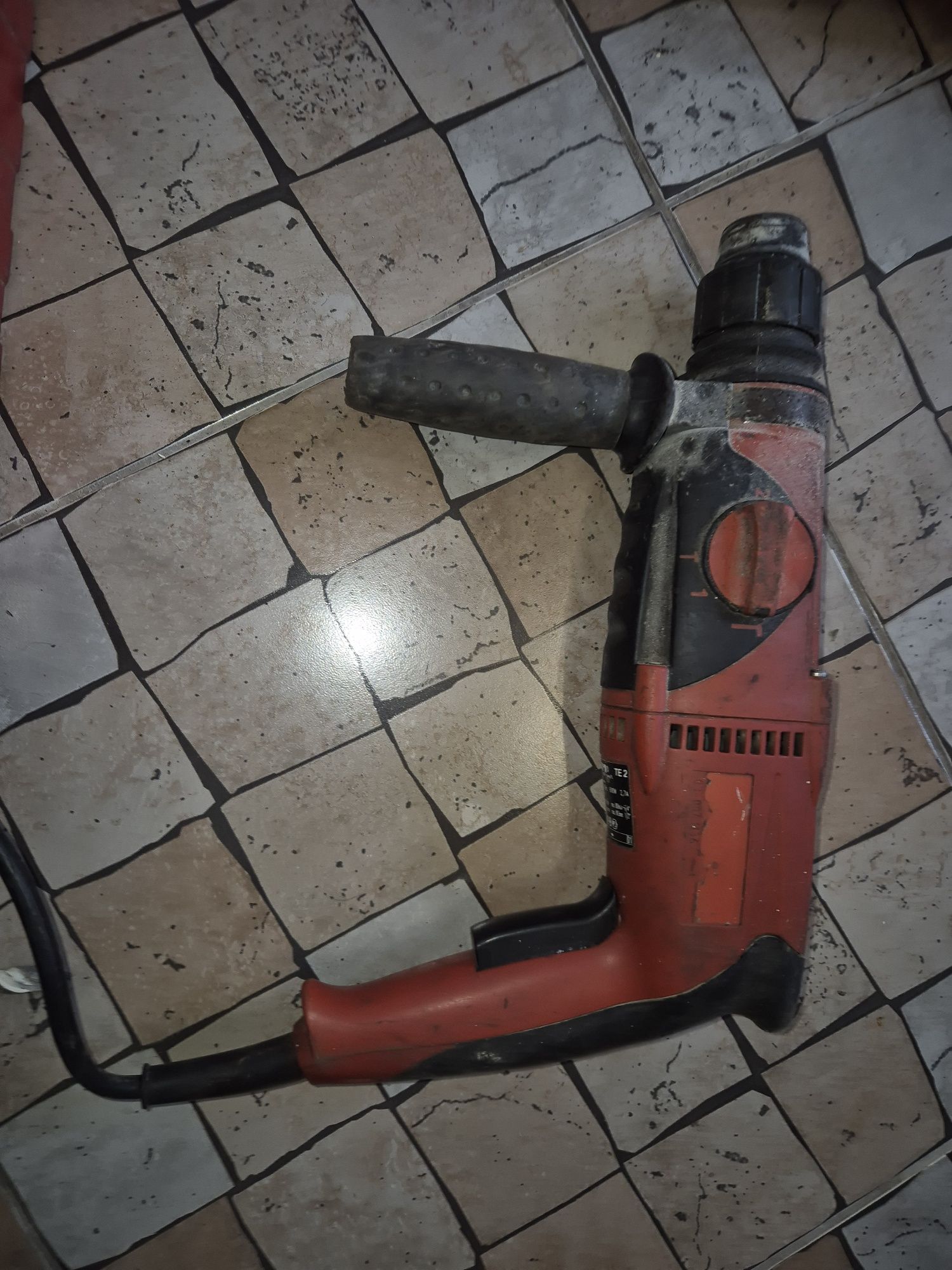 Torna Hilti 600w