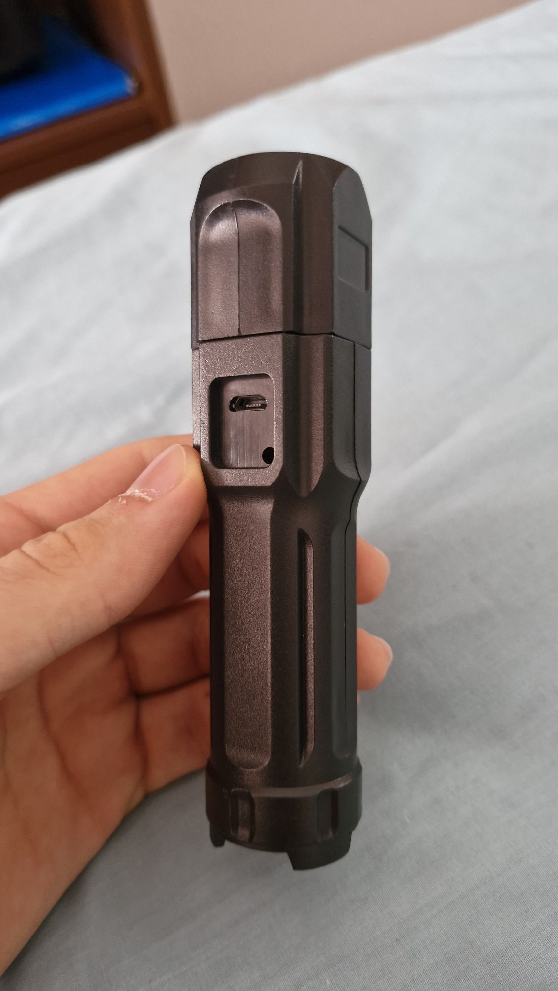 Lanterna de micro-USB