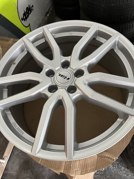 Alufelgi KOMPLET 5x114,3 19 cali Mazda Nissan Honda jak nowe