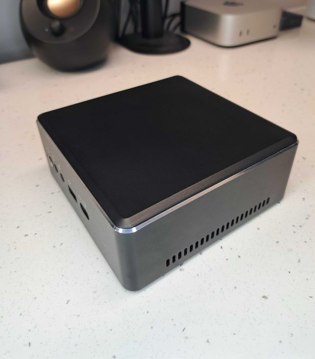 Mini PC z AMD Ryzen 5, WiFi AC i Bluetooth