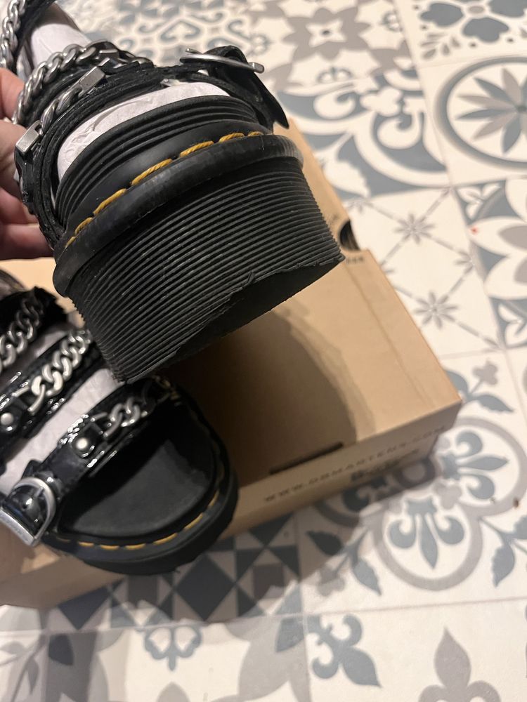 Dr Martens 40 sandały na platformie