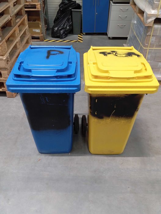 Pojemnik na odpady ESE 120 L mocny z klapą