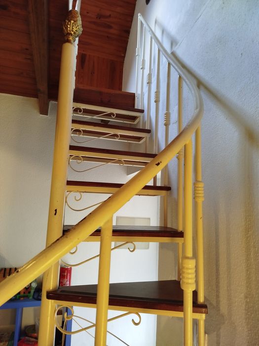 Escada em caracol de ferro -Negociavel