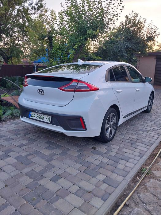 Автомобіль Hyundai Ioniq