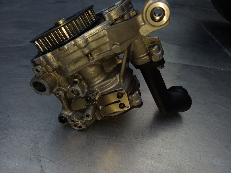 Продам масляний насос  з шкоди А 7 20015р