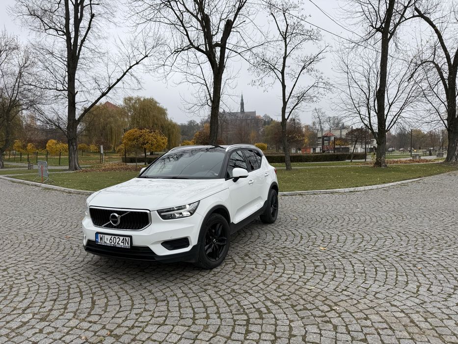 Volvo xc40 t3 Model 2020 Momentum pro Faktura Vat 23%