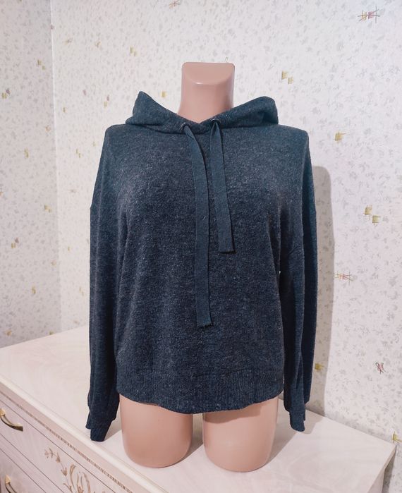 Продам спортивную кофту женскую осень - зима р М