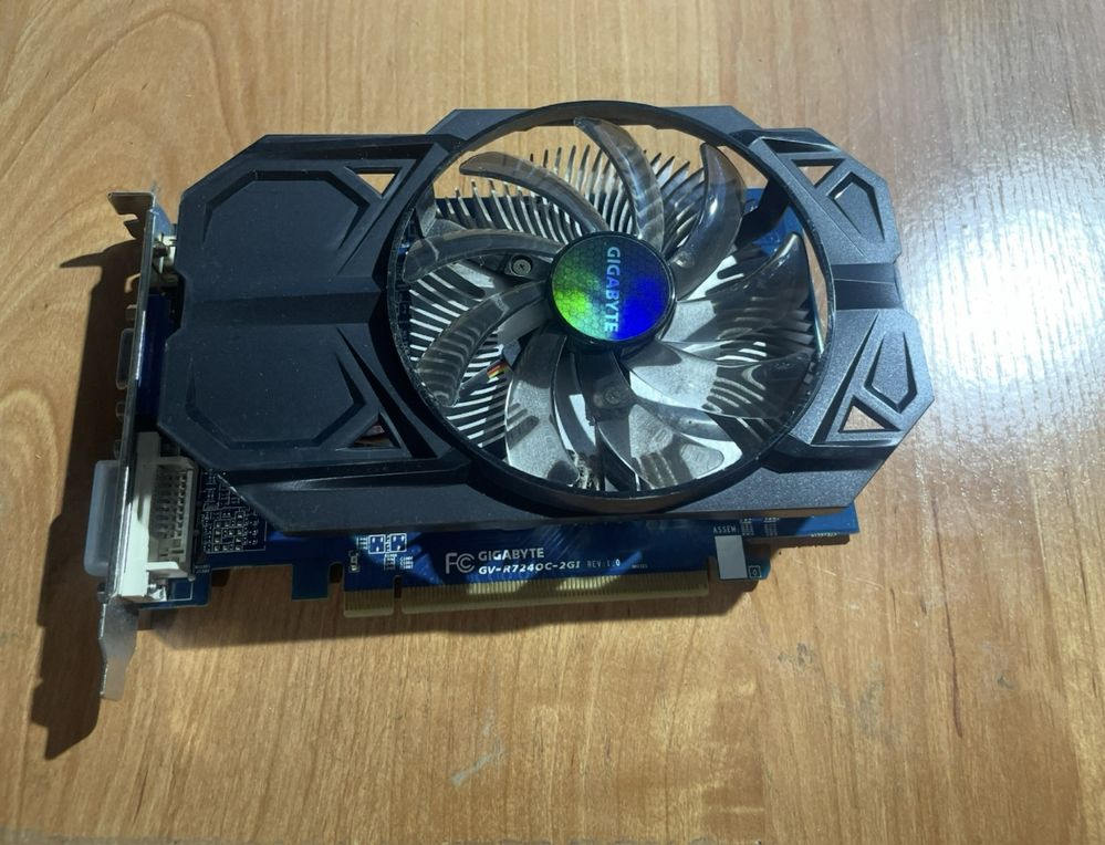 Відеокарта Gigabyte Radeon R7 240 2048MB GDDR3 (128bit)