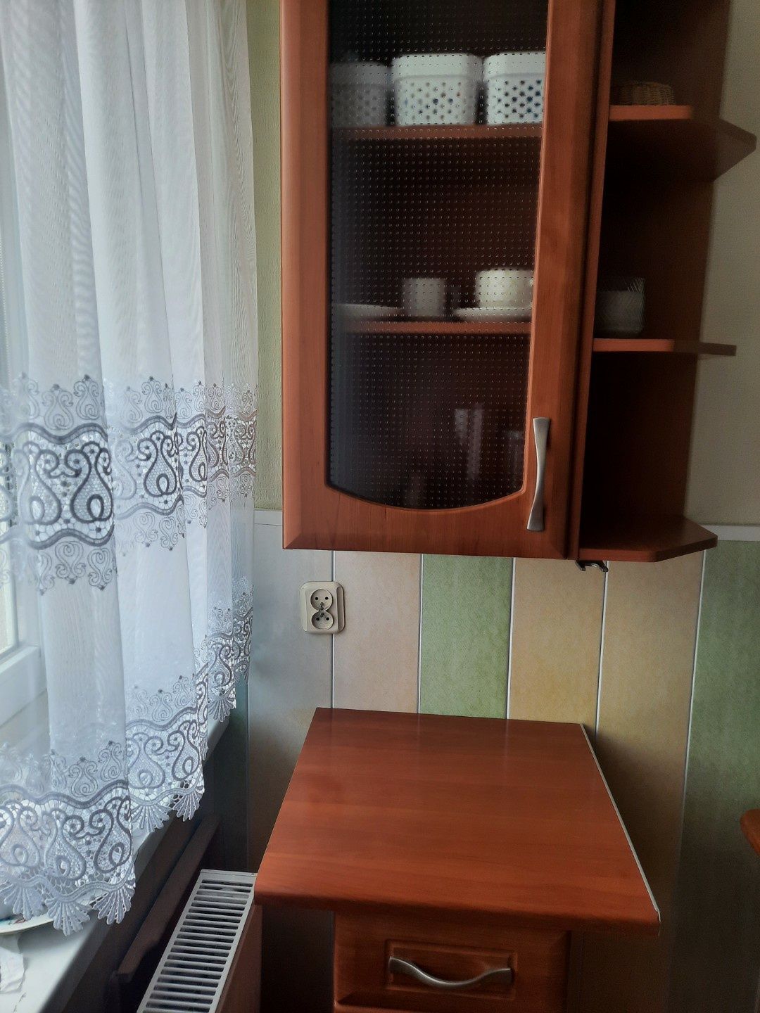 Nowa cena .Sprzedam używane meble kuchenne  wraz z kuchenką gazową. Z
