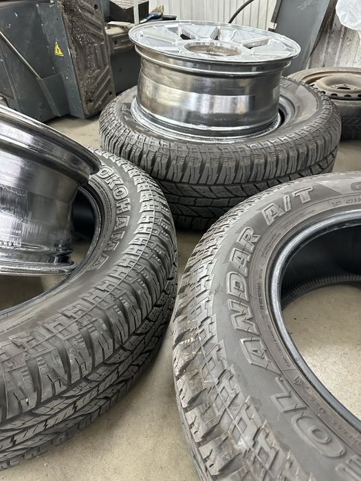 Продам пару шин 265 65 18 Yokohama Geolandar G015
