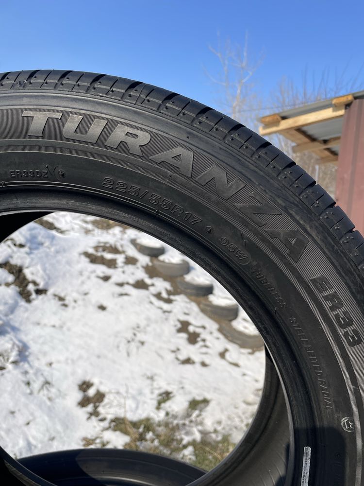 225 55 R17 комплект летних шин Bridgestone